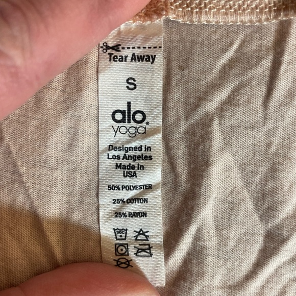 Women's peach/cream Sleeveless crop Top - Picture 3 of 4